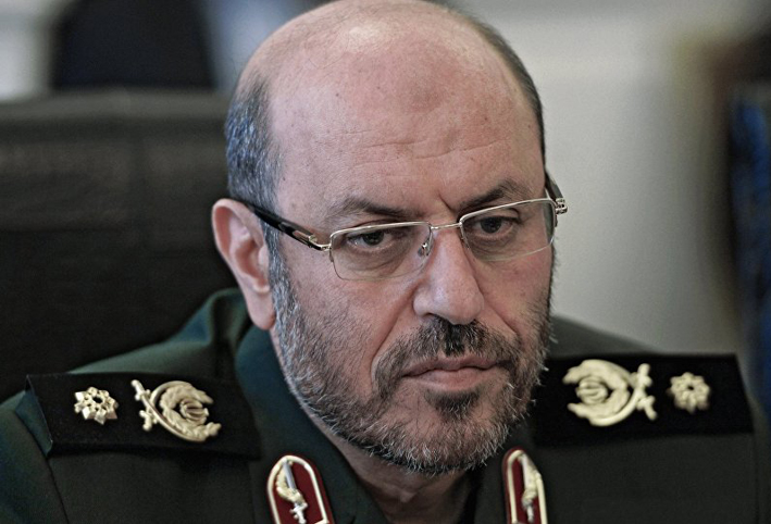 وزير الدفاع الإيراني: الإرهابيون في العالم يرتكبون جرائمهم بأسلحة أمريكية