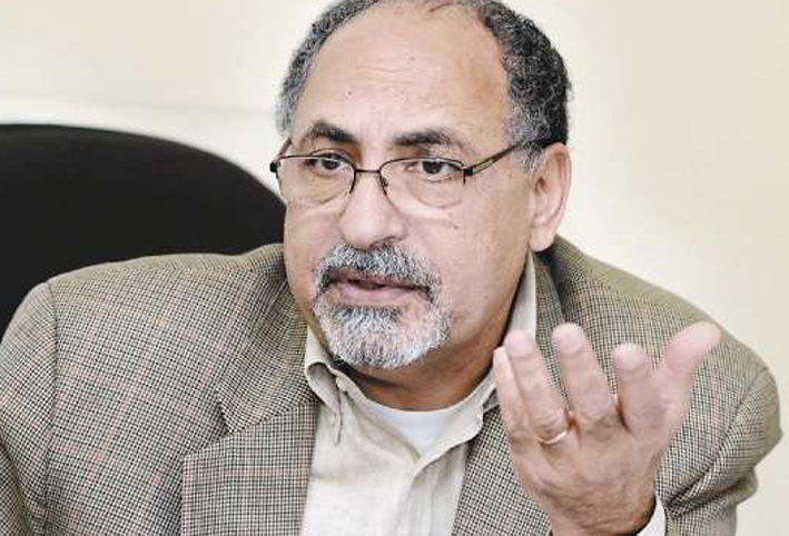 مصطفى كامل السيد أستاذ العلوم السياسية بجامعة القاهرة
