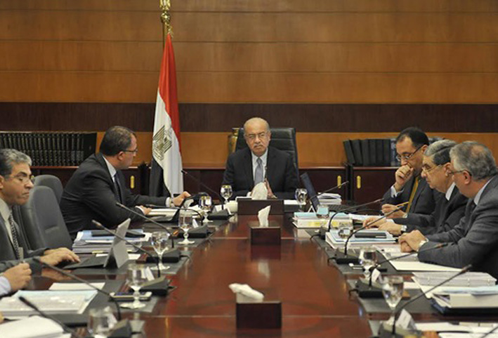 مجلس الوزراء يبحث تنفيذ زيادة الدعم التمويني