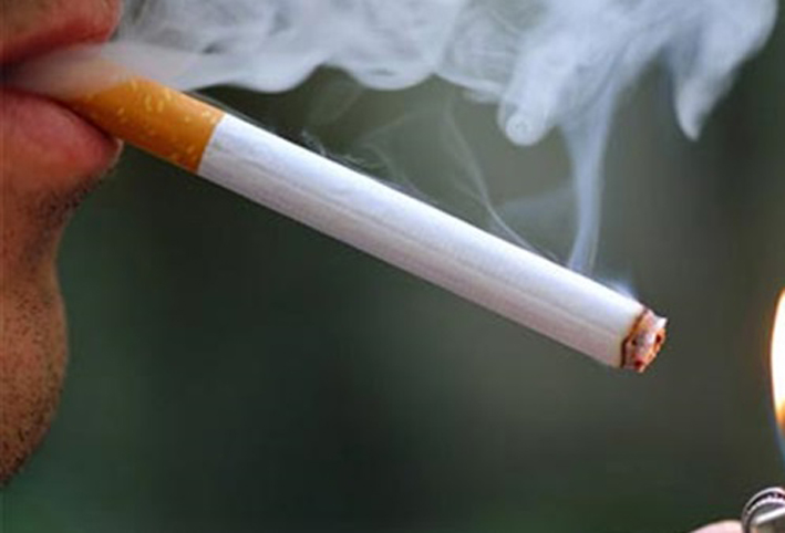 نائب يطالب بتشديد عقوبة التدخين فى المواصلات والمنشآت العامة