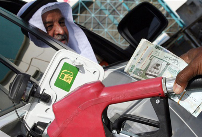 السعودية تستعد لزيادة أسعار الوقود والكهرباء