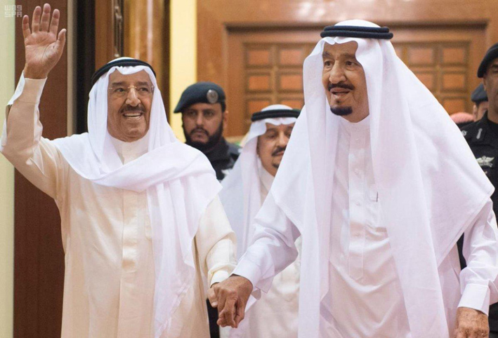 أمير الكويت يلتقي الملك سلمان قبل أسابيع من موعد قمة الخليج