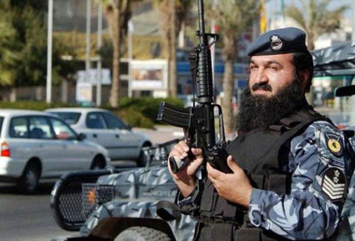 إيران ترسل 20 ألف شرطي إلى المنافذ الحدودية مع العراق