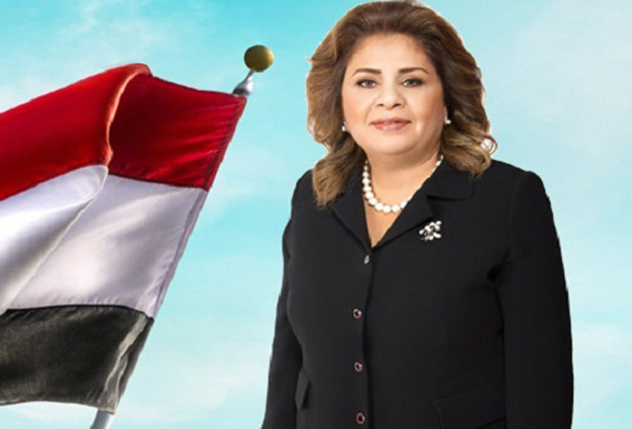 النائبة منى منير