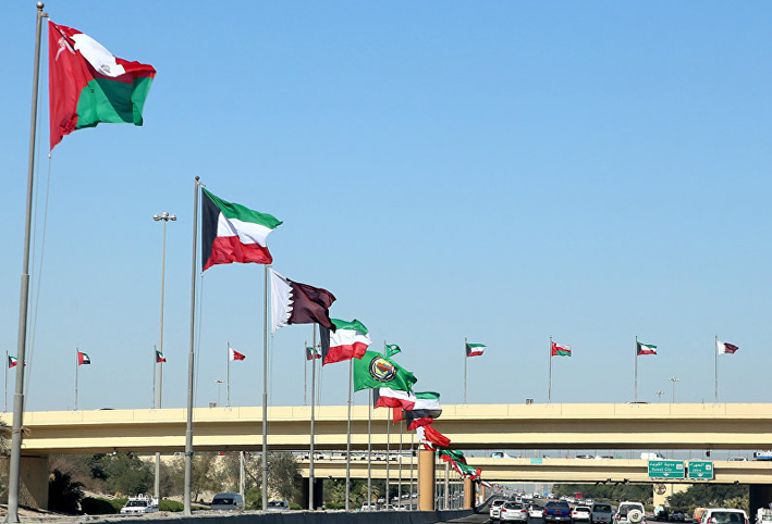 القادة الخليجيون يجتمعون في الكويت على خلفية أزمات حادة