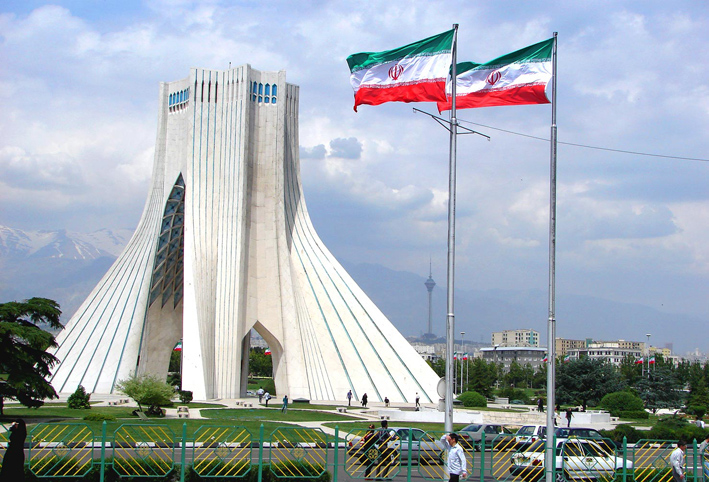 طهران: الولايات المتحدة ستضطر إلى الاعتذار لتدخلها في شؤون إيران