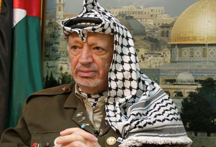 يديعوت أحرونوت: "كتاب" إسرائيلي يكشف مخطط شارون لاغتيال "عرفات"