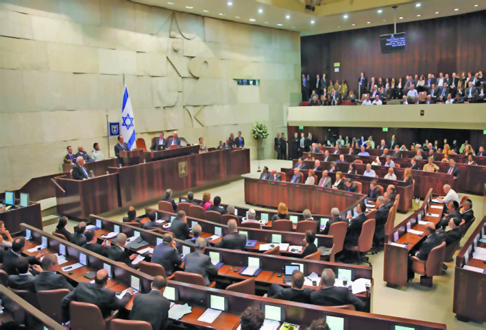 نائب بالكنيست الإسرائيلي يطالب بالفصل بين المستوطنين والفلسطينيين في شوارع الضفة الغربية