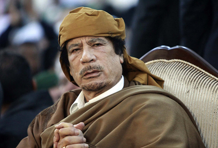 بالفيديو .. محاولة اغتيال مدير مكتب معمر القذافي