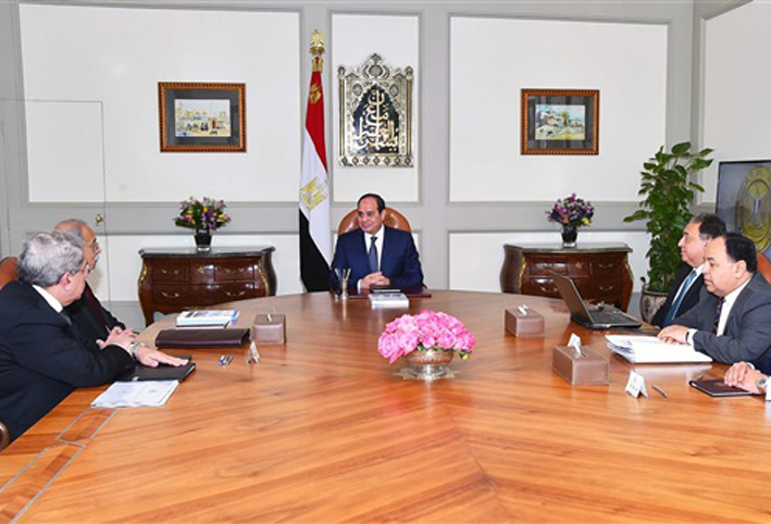 "السيسى" يستعرض الاستعدادات الجارية لتطبيق منظومة التأمين الصحي الشامل