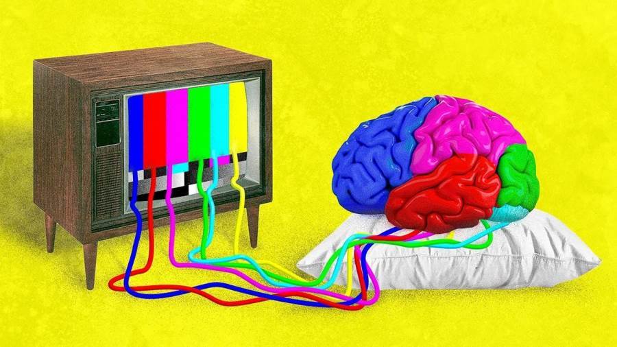 هل على صانعي الفن تثقيف جمهورهم أم الترفيه عنهم