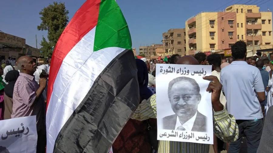 حمدوك: احذروا حرب السودان.. كابوس للعالم!