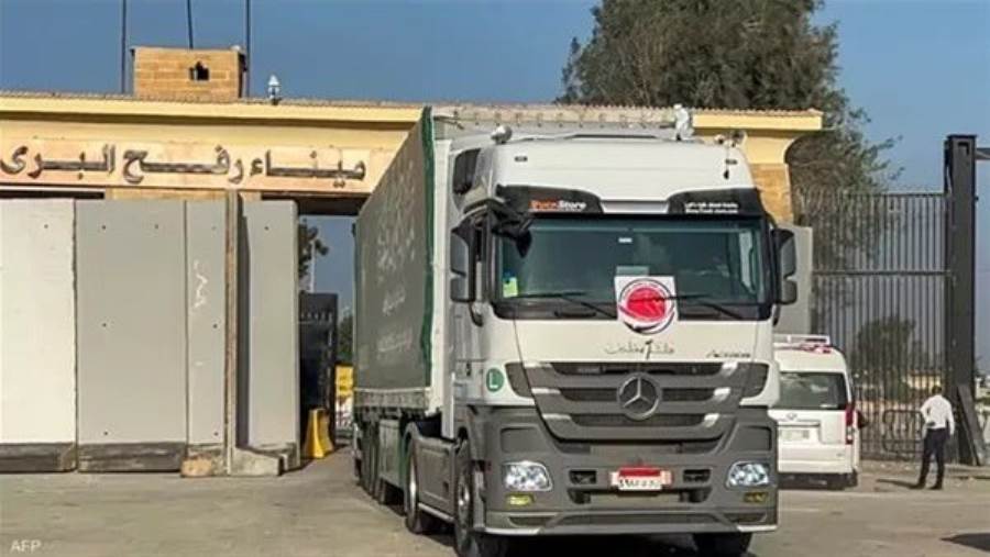 وفد من مجلس الأمن يصل مطار العريش لتفقد المساعدات الإنسانية إلى غزة
