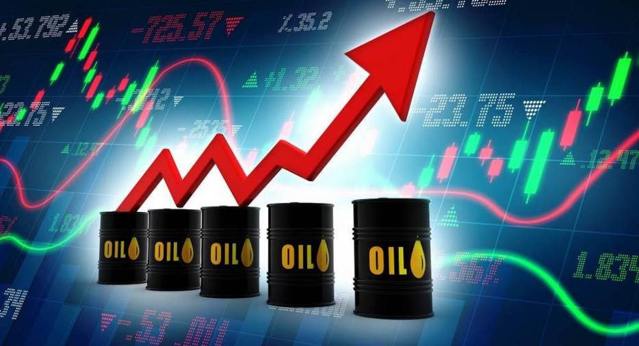 ارتفاع أسعار النفط 1% مع تزايد الناقلات التي تحول مسارها عن البحر الأحمر