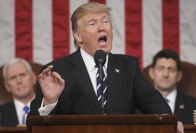 «برايتبارت» رأس شبكة إعلامية عنكبوتية حول ترمب