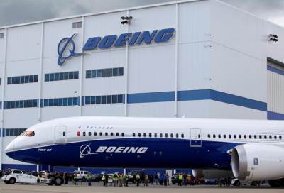بوينغ تواجه مشاكلها الاقتصادية بتسريح موظفيها