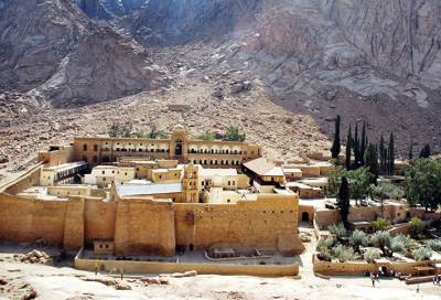 "داعش" يتبنى الهجوم على نقطة تفتيش أمنية بالقرب من دير سانت كاترين بسيناء