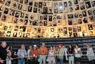 الجالية اليهودية فى "كراوتيا" تقاطع احياء ذكرى "الهولوكوست"