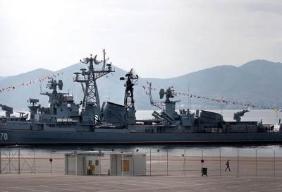 اللقطات الأولى لإطلاق روسيا 4 صواريخ من تحت المياة  على مواقع لـ"داعش" فى سوريا