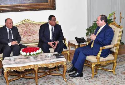 بعد توتر العلاقات بين مصر والسودان هذه رسالة البشير إلى السيسي ؟