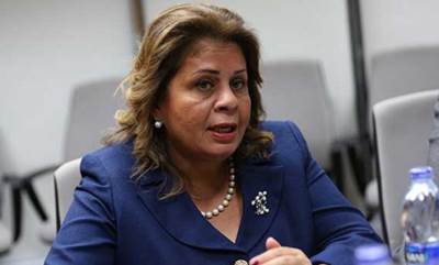 النائبة مني منير تتقدم ببيان عاجل بشأن الرقابة على السلع من خلال استغلال 6مليون موظف للدولة