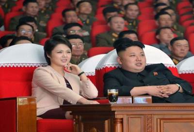 سيدة كوريا الشمالية الأولى تحتفل بإطلاق صاروخي ناجح