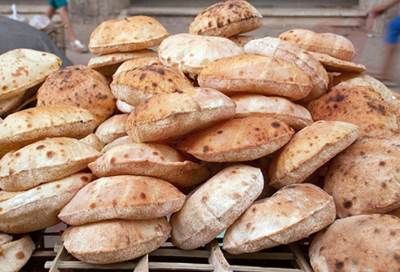 "التموين" تكشف حقيقة رفع سعر الرغيف المدعم عن 5 قروش