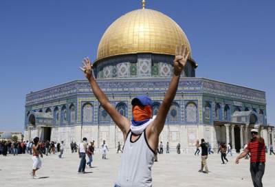 الوفد يدين التصعيد في القدس ويدعو الهيئة العليا لإجتماع طاريء