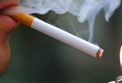 نائب يطالب بتشديد عقوبة التدخين فى المواصلات والمنشآت العامة