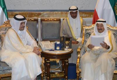 وزير خارجية قطر يسلّم أمير الكويت رسالة من الشيخ تميم
