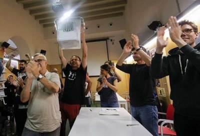 حكومة كتالونيا: 90% من المستفتين أيدوا الاستقلال