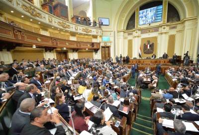 جدل فى «القوى العاملة» حول «التنظيمات النقابية».. وإلغاء شرط الجنسية يُشعل الخلافات بين العمال 