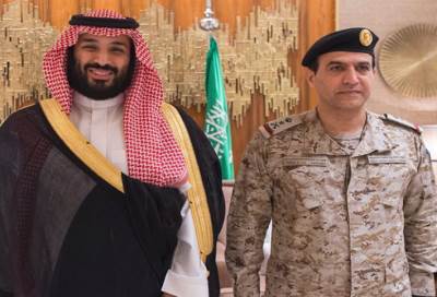 محمد بن سلمان يقلد قائد القوات البحرية رتبته الجديدة