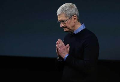 رئيس أبل يغرد بالعربية مخاطبا جميع المصريين