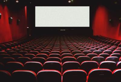 السعودية تسمح بفتح دور سينما اعتبارا من مطلع 2018 