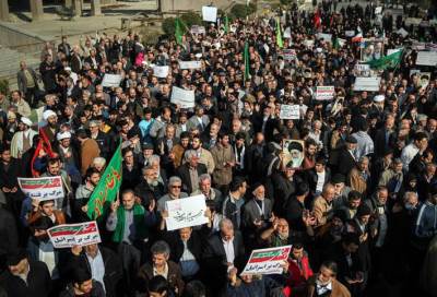 أرقام تكشف أسباب ثورة الغلابة فى ايران .. وهل أمريكا وإسرائيل والسعودية وراء الاحداث؟