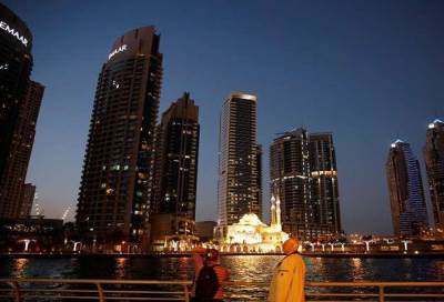 الإمارات تضع شرطا جديدا للحصول على عمل