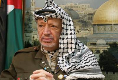 يديعوت أحرونوت: "كتاب" إسرائيلي يكشف مخطط شارون لاغتيال "عرفات"