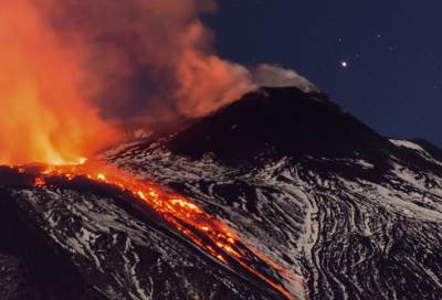 تحذير من بركان عظيم يهدد حياة 100 مليون شخص