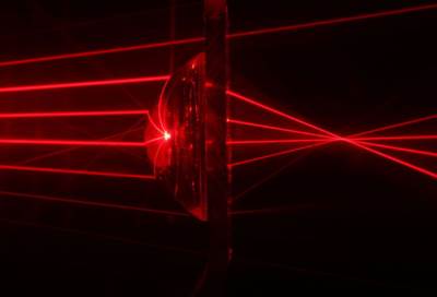 بالفيديو .. مسدس ليزر صوتي أحدث أسلحة الجيش الأمريكي 