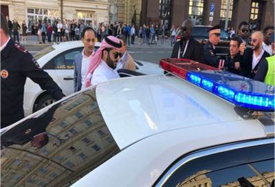 بالفيديو .. الجماهير تحاول الفتك بـ تركي آل الشيخ والشرطة الروسية تنقذه