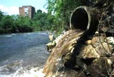 نائب برلمانى يطالب بلجنة لمواجهة أزمة الصرف الصناعي بالنيل