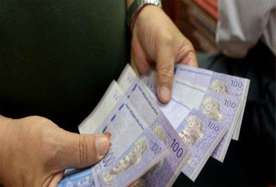 الماليزيون يتبرَّعون بـ41 مليون دولار لسداد ديون بلادهم