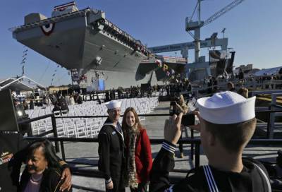 مروحة طائرة تقتل بحارا أمريكيا على متن حاملة الطائرات