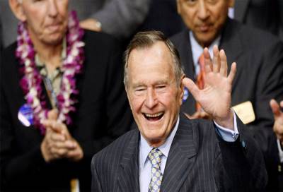 أول تعليق عراقي على وفاة جورج بوش الأب