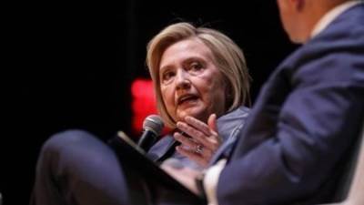 رسائل كلينتون .. لقاءات مكثفة مع الإخوان في مصر أفضت للرئاسة