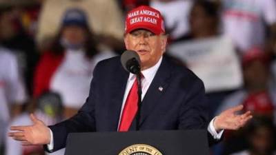 تويتر وفيسبوك يضعان تحذيرا على منشور ترامب بشأن "الغش"