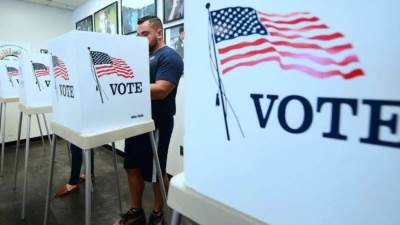 الانتخابات الأمريكية .. قرية صغيرة تبدأ الانتخابات في منتصف الليل