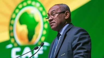 الراحل عمرو فهمي كلمة السر.. الفيفا يطيح برئيس الاتحاد الأفريقي بسبب "سوء السلوك"