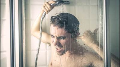 مرض نادر يحرم رجل نيوزلندى من الاستحمام أكثر من 40 عامًا